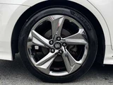 2019 Toyota Crown Hybrid 2.5 RS Sedan for sale, Japanese used car export - photo 58 of 60 | GULJI TRADERS