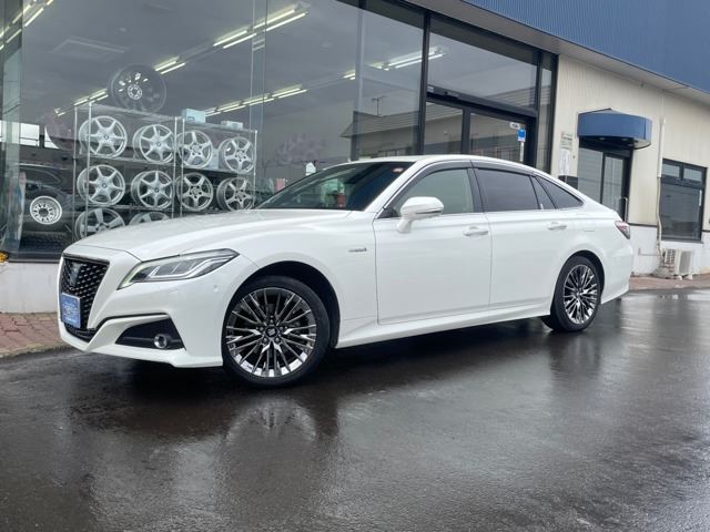 2019 Toyota Crown Hybrid 2.5 G Four 4WD Sedan for sale, Japanese used car export - photo 1 of 38 | GULJI TRADERS