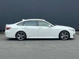 2019 Toyota Crown Hybrid 2.5 RS Sedan for sale, Japanese used car export - photo 5 of 33 | GULJI TRADERS