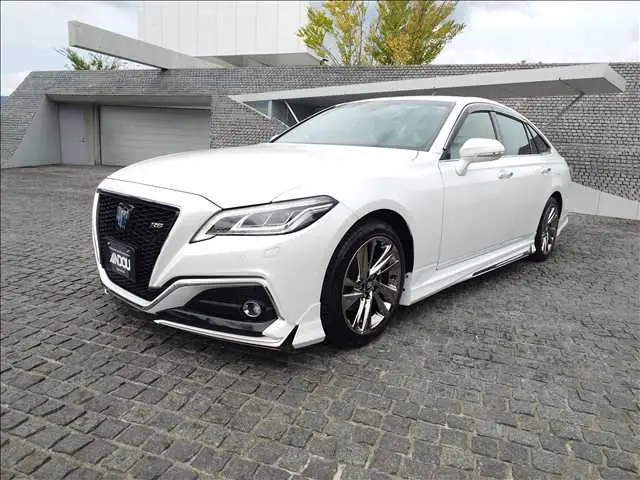 2021 Toyota Crown Hybrid RS - photo 1 2021 Toyota Crown Hybrid RS Pearl Sedan for sale, Japanese used car export - photo 1 of 18 | GULJI TRADERS