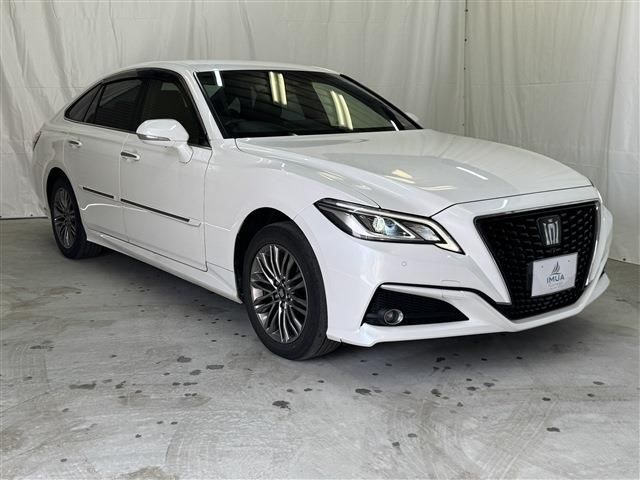 2021 Toyota Crown 2.5HV S Four Sedan for sale, Japanese used car export - photo 1 of 30 | GULJI TRADERS