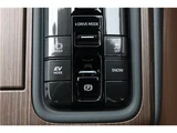 2023 Toyota Crown Z(HEV) Sedan for sale, Japanese used car export - photo 34 of 69 | GULJI TRADERS