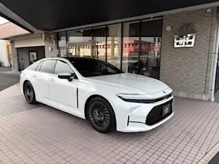 2024 Toyota Crown Z★Black PKG★Panorama - photo 1 2024 Toyota Crown Z★Black PKG★Panorama Pearl Sedan for sale, Japanese used car export - photo 1 of 30 | GULJI TRADERS