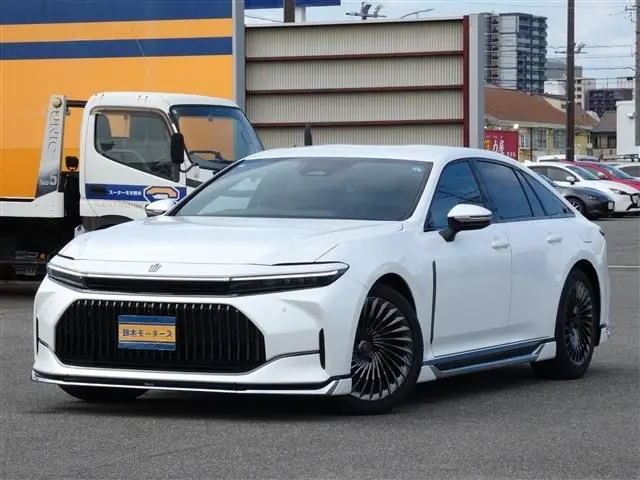 2025 Toyota Crown 2.5 Z Pearl Sedan for sale, Japanese used car export - photo 1 of 30 | GULJI TRADERS