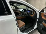 2025 Toyota Crown Estate 2.5 Z E-Four 4WD White Van for sale, Japanese used car export - photo 44 of 67 | GULJI TRADERS