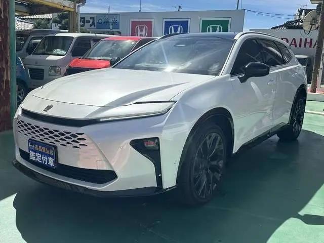 2025 Toyota Crown Estate 2.5 Z 4WD Sunroof ETC2.0 Genuine Display Audio - photo 1 2025 Toyota Crown Estate 2.5 Z 4WD Sunroof ETC2.0 Genuine Display Audio Pearl Van for sale, Japanese used car export - photo 1 of 38 | GULJI TRADERS