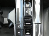 2025 Toyota Crown Estate 2.5 Z 4WD Van for sale, Japanese used car export - photo 9 of 30 | GULJI TRADERS