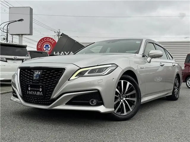 2018 Toyota Crown Hybrid G Panoramic View Monitor - photo 1 2018 Toyota Crown Hybrid G Panoramic View Monitor Silver Sedan for sale, Japanese used car export - photo 1 of 52 | GULJI TRADERS