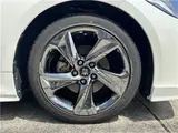 2018 Toyota Crown Hybrid RS Advance sunroof, TOM'S front lip, D inner mirrors. Pearl Sedan for sale, Japanese used car export - photo 27 of 65 | GULJI TRADERS