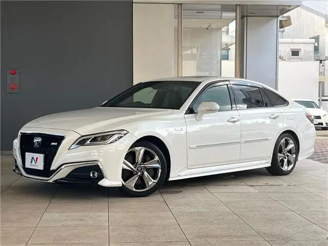 2018 Toyota Crown Hybrid RS Advance - photo 1 2018 Toyota Crown Hybrid RS Advance Pearl Sedan for sale, Japanese used car export - photo 1 of 30 | GULJI TRADERS