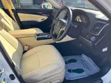 2018 Toyota Crown Hybrid Royal Saloon USS rated 4.5 points Pearl Sedan for sale, Japanese used car export - photo 9 of 14 | GULJI TRADERS