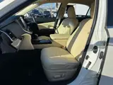 2018 Toyota Crown Hybrid Royal Saloon USS rated 4.5 points Pearl Sedan for sale, Japanese used car export - photo 11 of 14 | GULJI TRADERS