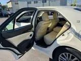 2018 Toyota Crown Hybrid Royal Saloon USS rated 4.5 points Pearl Sedan for sale, Japanese used car export - photo 12 of 14 | GULJI TRADERS