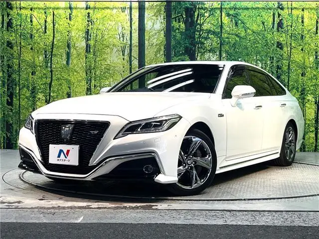 2018 Toyota Crown Hybrid RS Advance - photo 1 2018 Toyota Crown Hybrid RS Advance Pearl Sedan for sale, Japanese used car export - photo 1 of 30 | GULJI TRADERS
