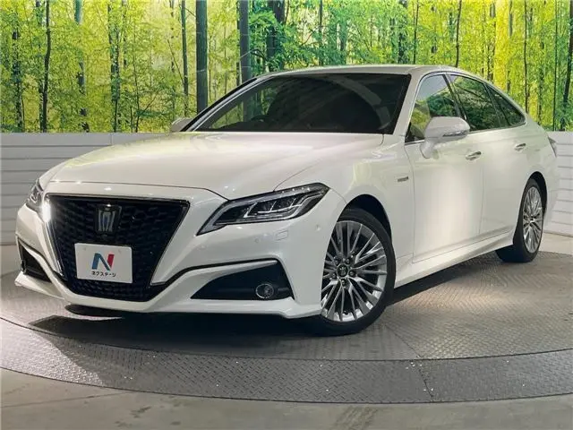 2018 Toyota Crown Hybrid G Pearl Sedan for sale, Japanese used car export - photo 1 of 30 | GULJI TRADERS