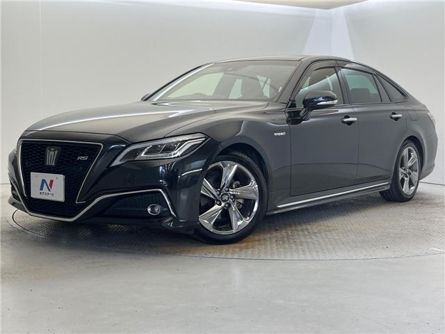 2018 Toyota Crown Hybrid Sedan for sale, Japanese used car export - photo 1 of 30 | GULJI TRADERS