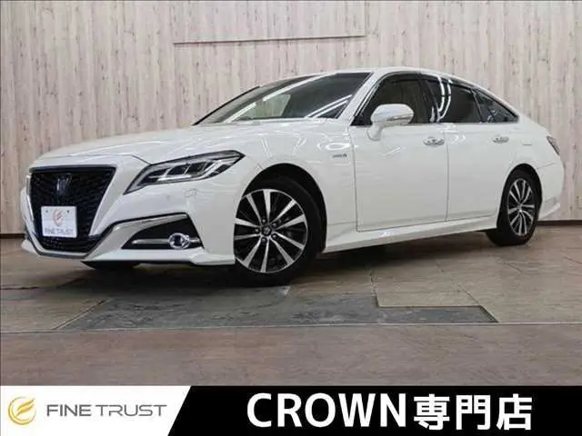 2018 Toyota Crown Hybrid G - photo 1 2018 Toyota Crown Hybrid G Pearl Sedan for sale, Japanese used car export - photo 1 of 50 | GULJI TRADERS