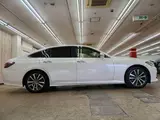 2018 Toyota Crown Hybrid G Pearl Sedan for sale, Japanese used car export - photo 16 of 50 | GULJI TRADERS