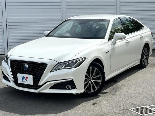 2018 Toyota Crown Hybrid S C Package Pearl Sedan for sale, Japanese used car export - photo 1 of 30 | GULJI TRADERS