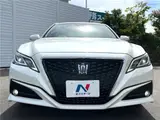 2018 Toyota Crown Hybrid S C Package Pearl Sedan for sale, Japanese used car export - photo 14 of 30 | GULJI TRADERS