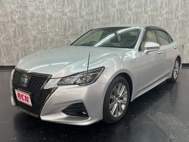 2018 Toyota Crown Hybrid Athlete S_J-Frontier LTD - photo 1 2018 Toyota Crown Hybrid Athlete S_J-Frontier LTD Silver Sedan for sale, Japanese used car export - photo 1 of 28 | GULJI TRADERS
