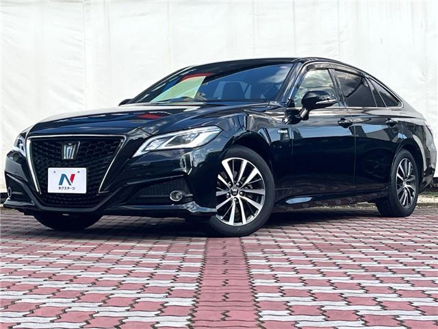 2018 Toyota Crown Hybrid S - photo 1 2018 Toyota Crown Hybrid S Sedan for sale, Japanese used car export - photo 1 of 30 | GULJI TRADERS
