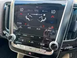 2018 Toyota Crown Hybrid S C Package Four 4WD Silver Sedan for sale, Japanese used car export - photo 7 of 24 | GULJI TRADERS
