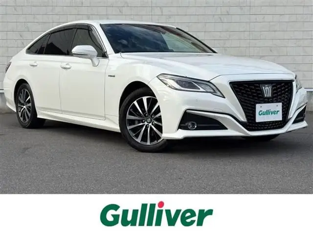 2018 Toyota Crown Hybrid S C Package - photo 1 2018 Toyota Crown Hybrid S C Package Pearl Sedan for sale, Japanese used car export - photo 1 of 24 | GULJI TRADERS