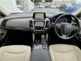 2018 Toyota Crown Hybrid S C Package Pearl Sedan for sale, Japanese used car export - photo 3 of 24 | GULJI TRADERS