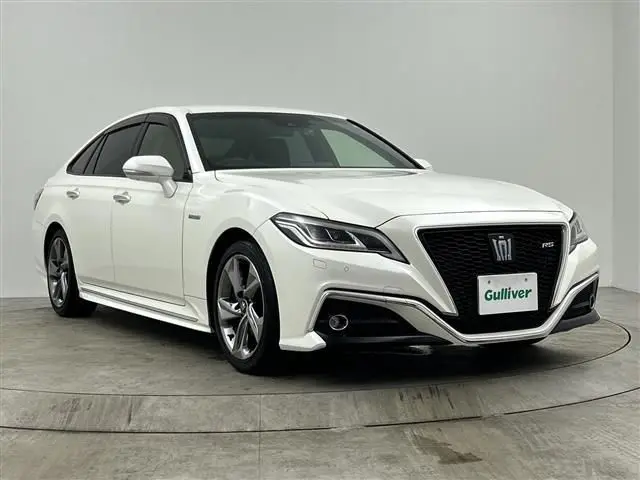 2018 Toyota Crown Hybrid RS Advance - photo 1 2018 Toyota Crown Hybrid RS Advance Pearl Sedan for sale, Japanese used car export - photo 1 of 24 | GULJI TRADERS