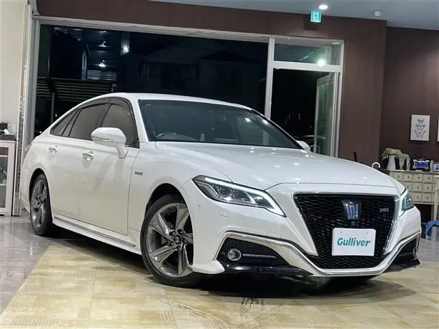 2018 Toyota Crown Hybrid RS Advance - photo 1 2018 Toyota Crown Hybrid RS Advance Pearl Sedan for sale, Japanese used car export - photo 1 of 21 | GULJI TRADERS