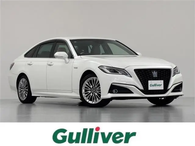 2018 Toyota Crown Hybrid S C Package - photo 1 2018 Toyota Crown Hybrid S C Package Pearl Sedan for sale, Japanese used car export - photo 1 of 24 | GULJI TRADERS