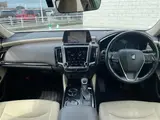 2018 Toyota Crown Hybrid S C Package Pearl Sedan for sale, Japanese used car export - photo 3 of 24 | GULJI TRADERS