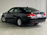 2018 Toyota Crown Hybrid Hybrid 2.5 Royal Saloon Rear Console Black Sedan for sale, Japanese used car export - photo 2 of 10 | GULJI TRADERS