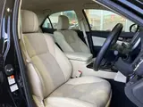 2018 Toyota Crown Hybrid Hybrid 2.5 Royal Saloon Rear Console Black Sedan for sale, Japanese used car export - photo 5 of 10 | GULJI TRADERS