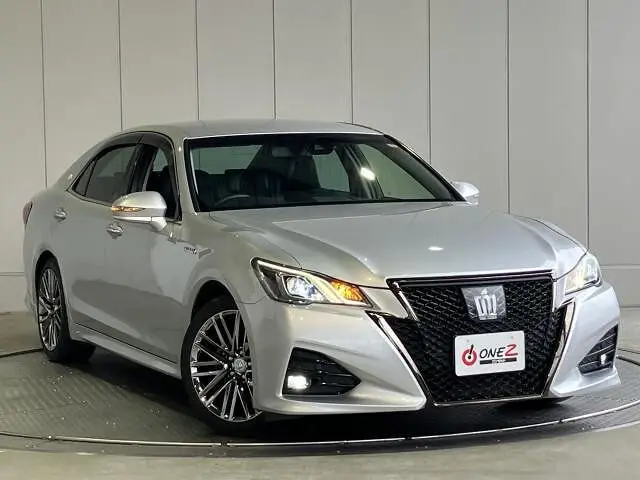 2018 Toyota Crown Hybrid Hybrid 2.5 S J Frontier Limited Genuine S - photo 1 2018 Toyota Crown Hybrid Hybrid 2.5 S J Frontier Limited Genuine S Silver Sedan for sale, Japanese used car export - photo 1 of 10 | GULJI TRADERS