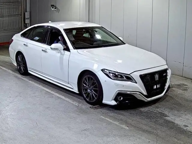 2018 Toyota Crown Hybrid RS Advance - photo 1 2018 Toyota Crown Hybrid RS Advance Pearl Sedan for sale, Japanese used car export - photo 1 of 3 | GULJI TRADERS