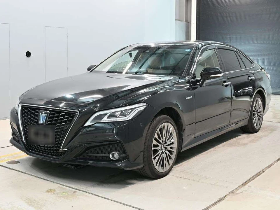 2018 Toyota Crown Hybrid Fou 4WD Sedan for sale, Japanese used car export - photo 1 of 12 | GULJI TRADERS