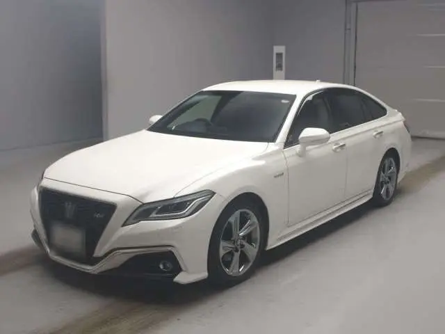 2018 Toyota Crown Hybrid RS - photo 1 2018 Toyota Crown Hybrid RS Pearl Sedan for sale, Japanese used car export - photo 1 of 12 | GULJI TRADERS