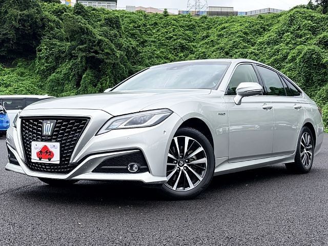 2019 Toyota Crown Hybrid S Sedan for sale, Japanese used car export - photo 1 of 9 | GULJI TRADERS