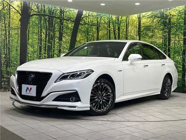 2019 Toyota Crown Hybrid G-Executive Four - photo 1 2019 Toyota Crown Hybrid G-Executive Four Pearl Sedan for sale, Japanese used car export - photo 1 of 30 | GULJI TRADERS