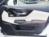 2019 Toyota Crown Hybrid G-Executive Four 4WD ★ Safety Package+ Pearl Sedan for sale, Japanese used car export - photo 51 of 63 | GULJI TRADERS