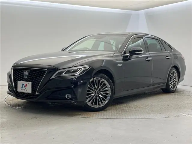 2019 Toyota Crown Hybrid G-Executive - photo 1 2019 Toyota Crown Hybrid G-Executive Black Sedan for sale, Japanese used car export - photo 1 of 30 | GULJI TRADERS