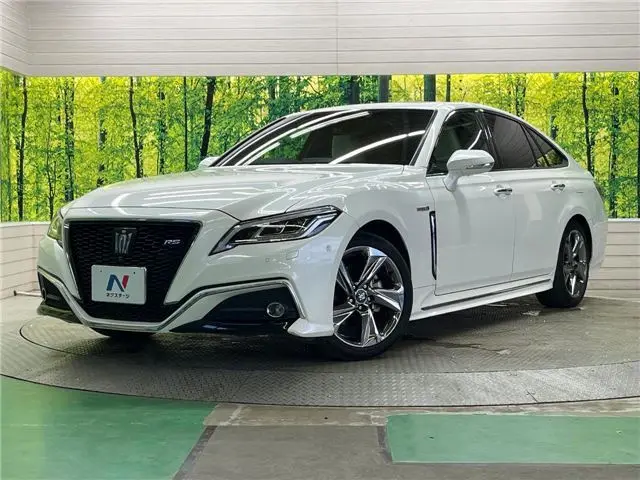 2019 Toyota Crown Hybrid RS Advance - photo 1 2019 Toyota Crown Hybrid RS Advance Pearl Sedan for sale, Japanese used car export - photo 1 of 30 | GULJI TRADERS