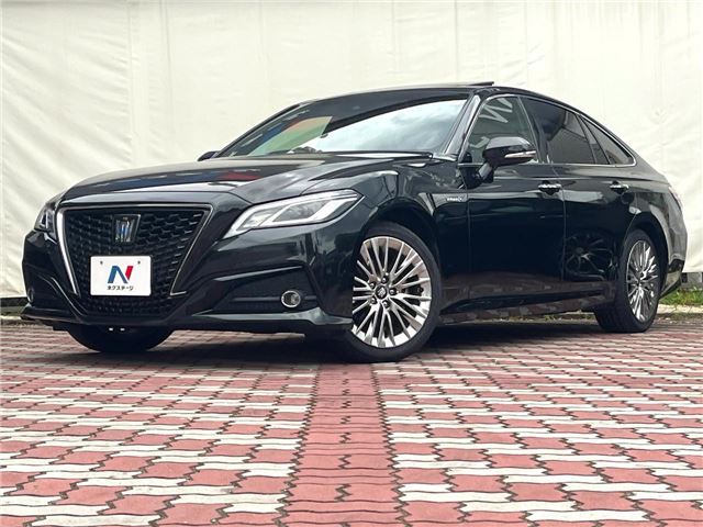 2019 Toyota Crown Hybrid S - photo 1 2019 Toyota Crown Hybrid S Sedan for sale, Japanese used car export - photo 1 of 30 | GULJI TRADERS