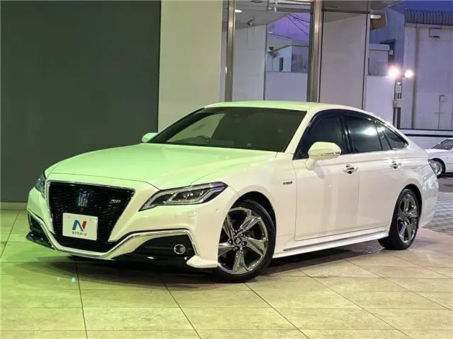 2019 Toyota Crown Hybrid RS Advance - photo 1 2019 Toyota Crown Hybrid RS Advance Pearl Sedan for sale, Japanese used car export - photo 1 of 30 | GULJI TRADERS