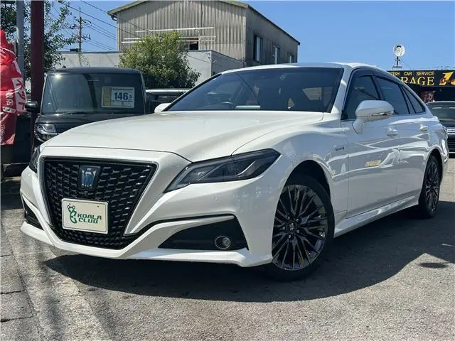 2019 Toyota Crown Hybrid S Sport Style - photo 1 2019 Toyota Crown Hybrid S Sport Style Pearl Sedan for sale, Japanese used car export - photo 1 of 37 | GULJI TRADERS