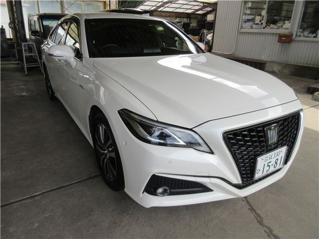 2019 Toyota Crown Hybrid - photo 1 2019 Toyota Crown Hybrid Sedan for sale, Japanese used car export - photo 1 of 54 | GULJI TRADERS