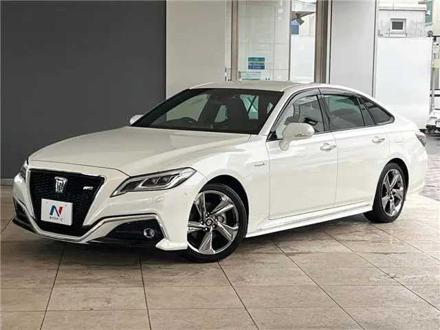 2019 Toyota Crown Hybrid RS Advance - photo 1 2019 Toyota Crown Hybrid RS Advance Pearl Sedan for sale, Japanese used car export - photo 1 of 30 | GULJI TRADERS