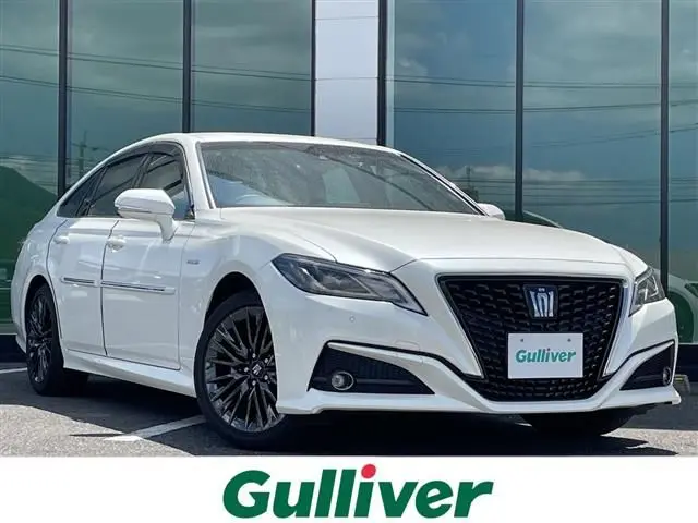 2019 Toyota Crown Hybrid S Sport Style - photo 1 2019 Toyota Crown Hybrid S Sport Style Pearl Sedan for sale, Japanese used car export - photo 1 of 24 | GULJI TRADERS